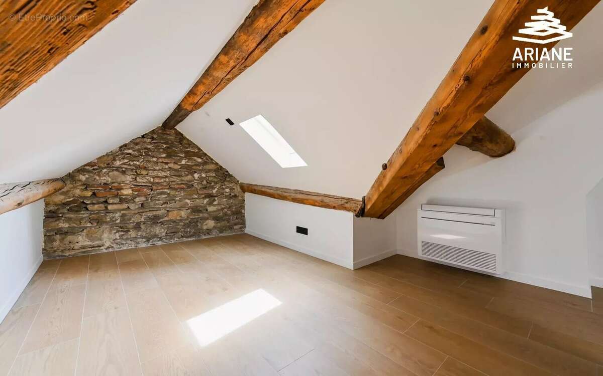 Appartement à VOURLES