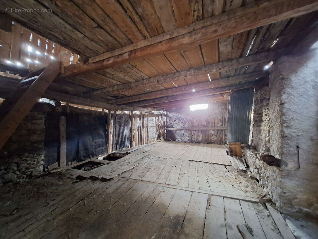 Maison à FEISSONS-SUR-SALINS