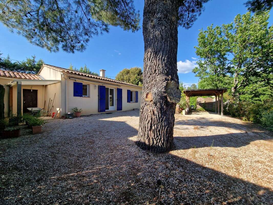 Appartement à SAINT-MARTIN-DE-LA-BRASQUE