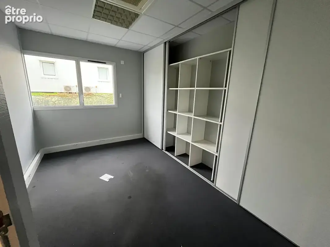Bureaux à vendre  Saint Lo 570 m² - photo 6