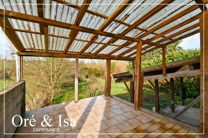 Maison familiale rénovée – 3 chambres – Chambre indépendante – Garage – Jardin – Vue campagne- AINAY LE VIEIL (18) - photo 24