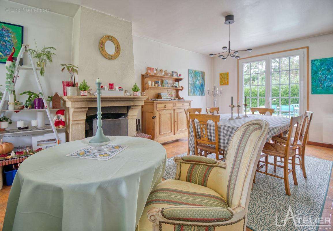 Maison à FEUCHEROLLES