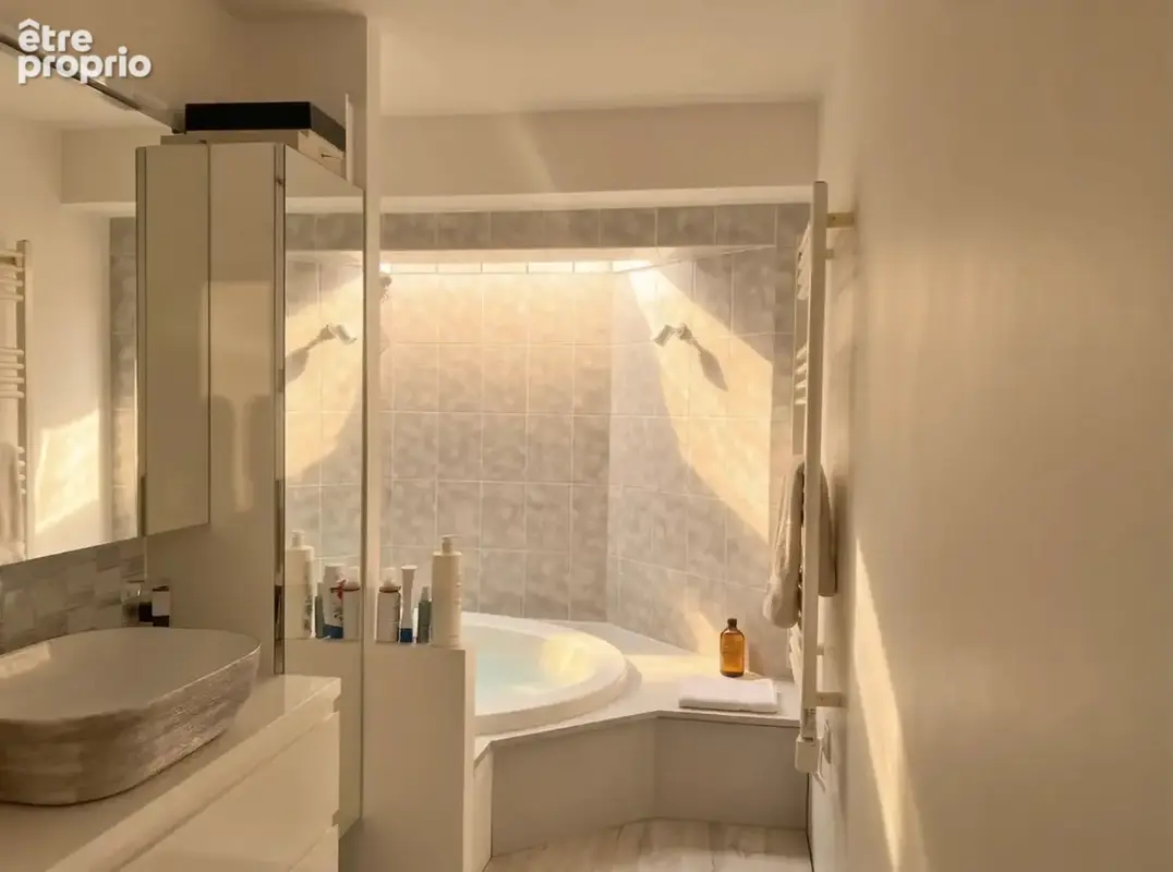 Maison avec Piscine - Limite La Varenne - photo 8