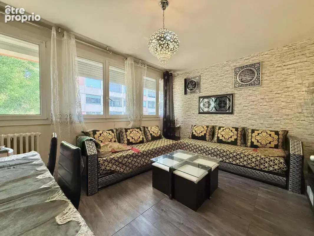 Appartement à CHENOVE