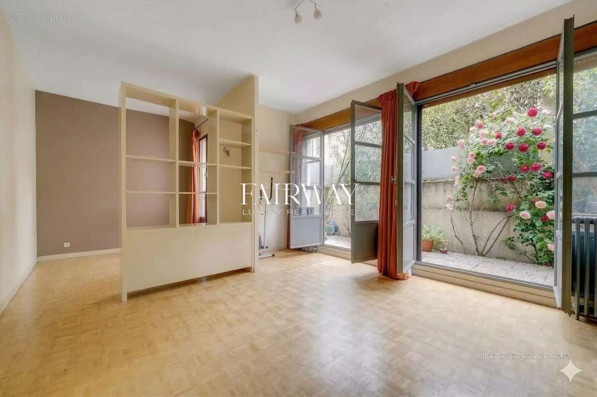Maison à PARIS-18E
