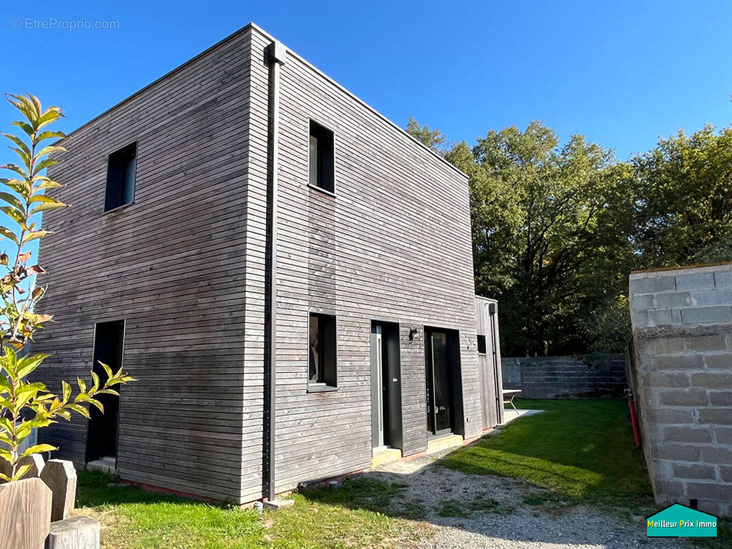 Maison à BOUGUENAIS