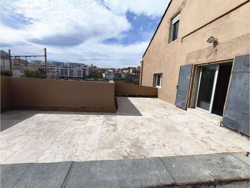 Appartement à MARSEILLE-15E