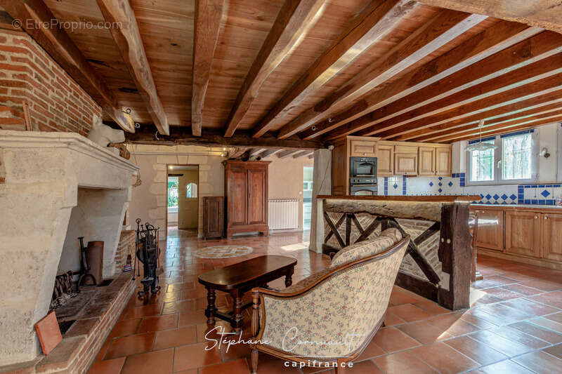 Maison à SAINT-FRONT-DE-PRADOUX