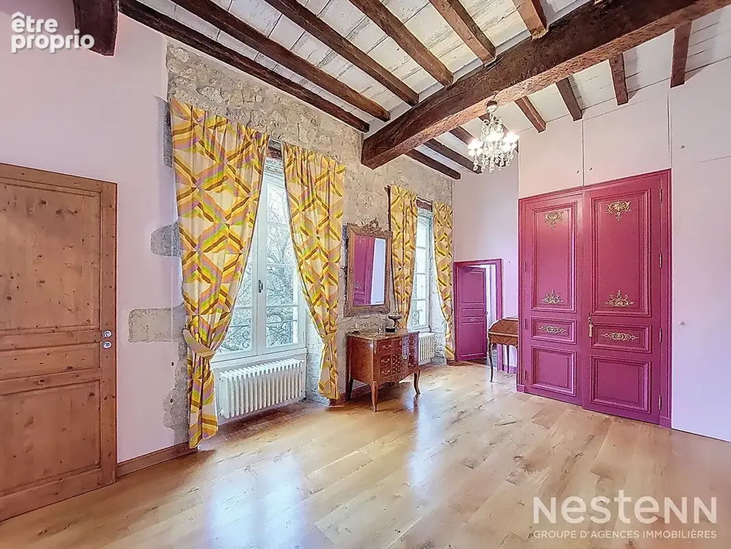 A Vendre Maison de ville en pierre rénovée avec garage et jardin à proximité immédiate du centre-ville - photo 10