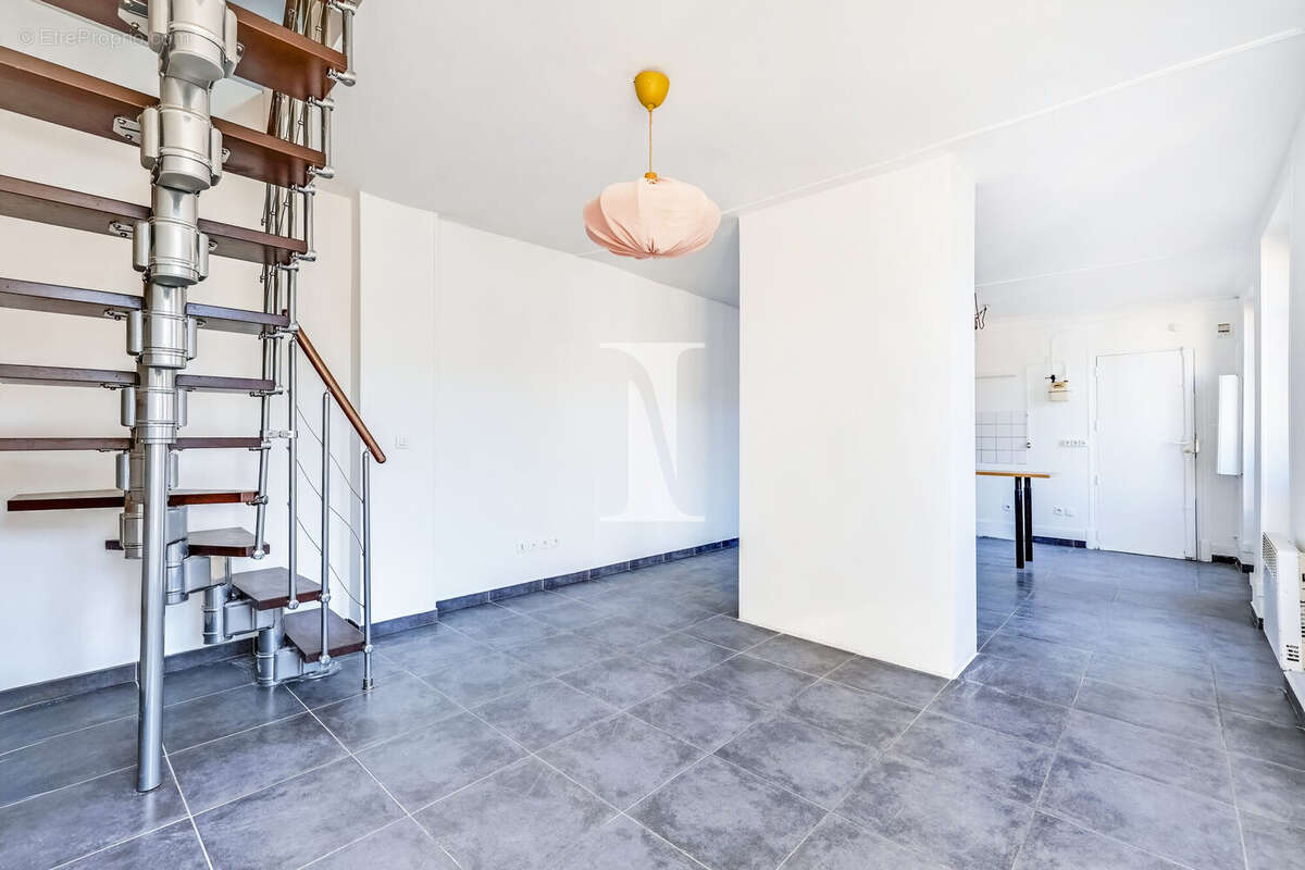 Appartement à PARIS-20E