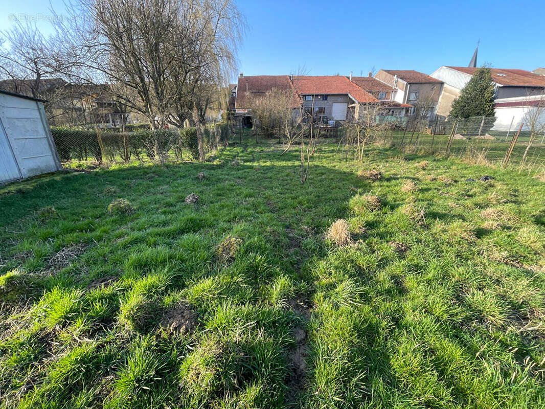 Maison à AZERAILLES