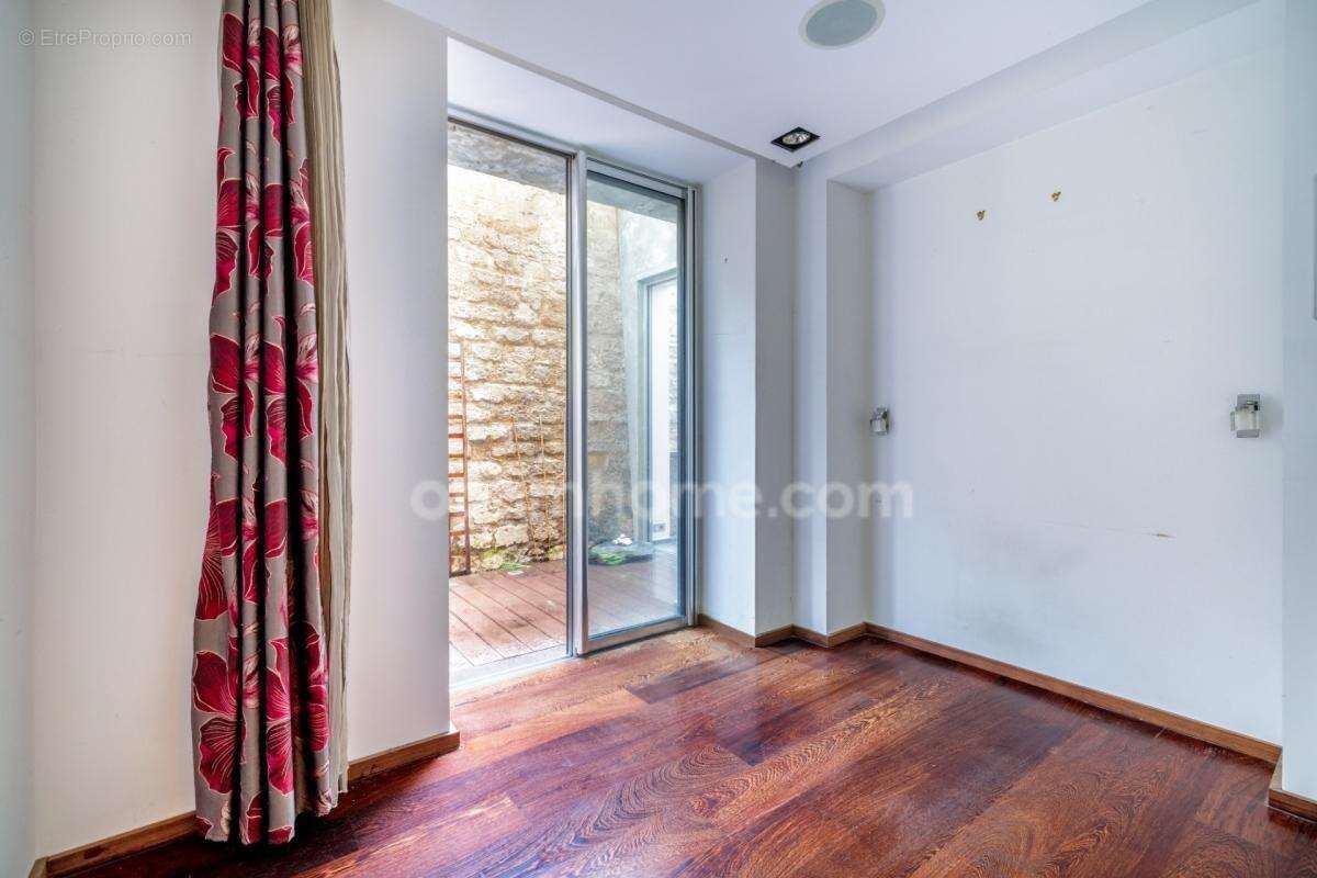 loft avec verrière et patio interieur à vendre 8 pièces 3 chambres - photo 11