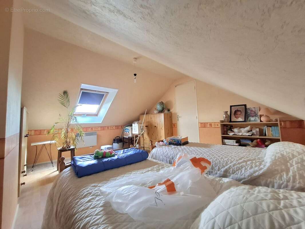 Maison à LA BAZOGE