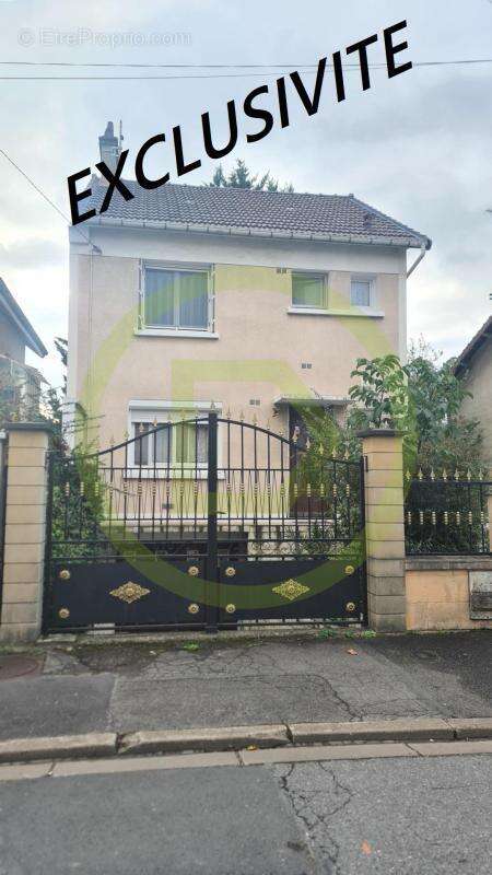 Maison à VILLENEUVE-SAINT-GEORGES