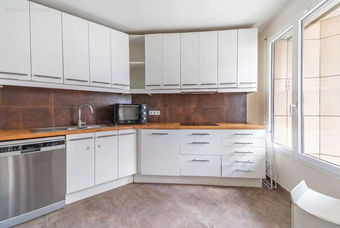Appartement à LEVALLOIS-PERRET