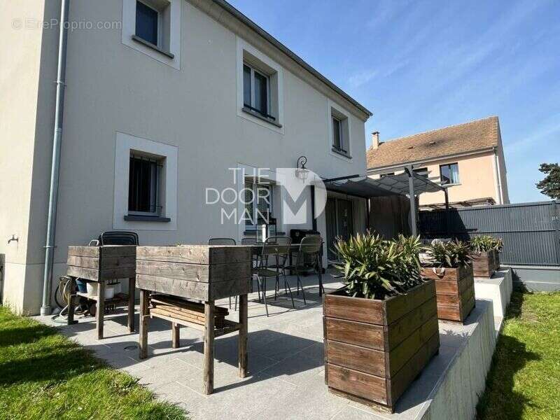 Maison à LIMOURS