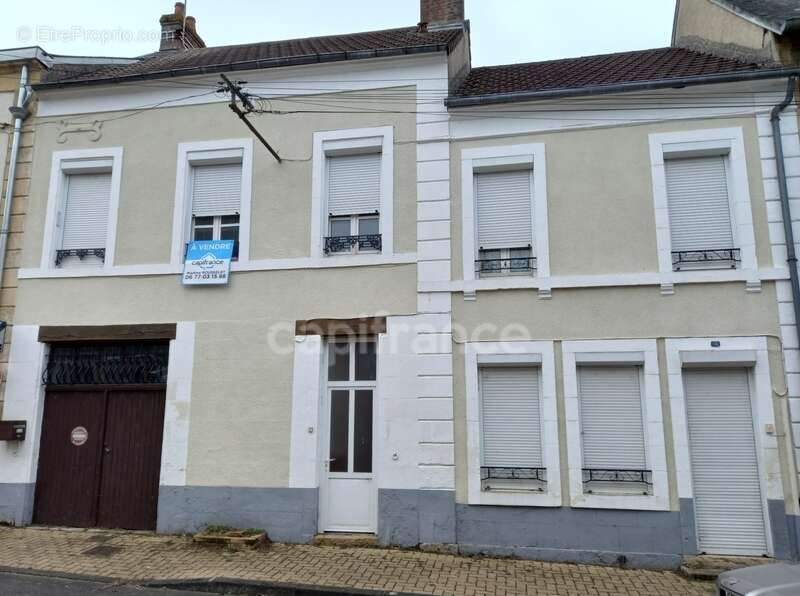 Maison à PREMERY