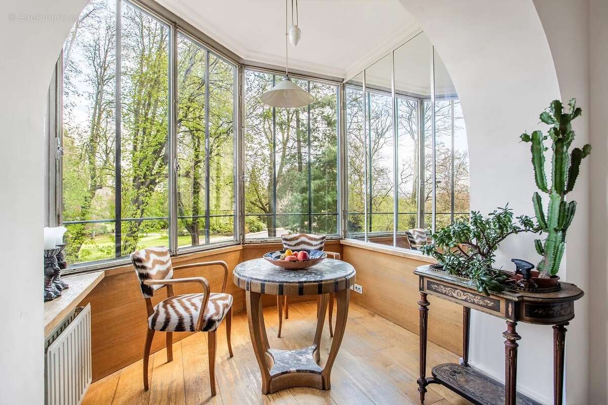 Appartement à PARIS-14E