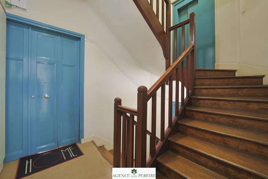 Appartement à LA GARENNE-COLOMBES