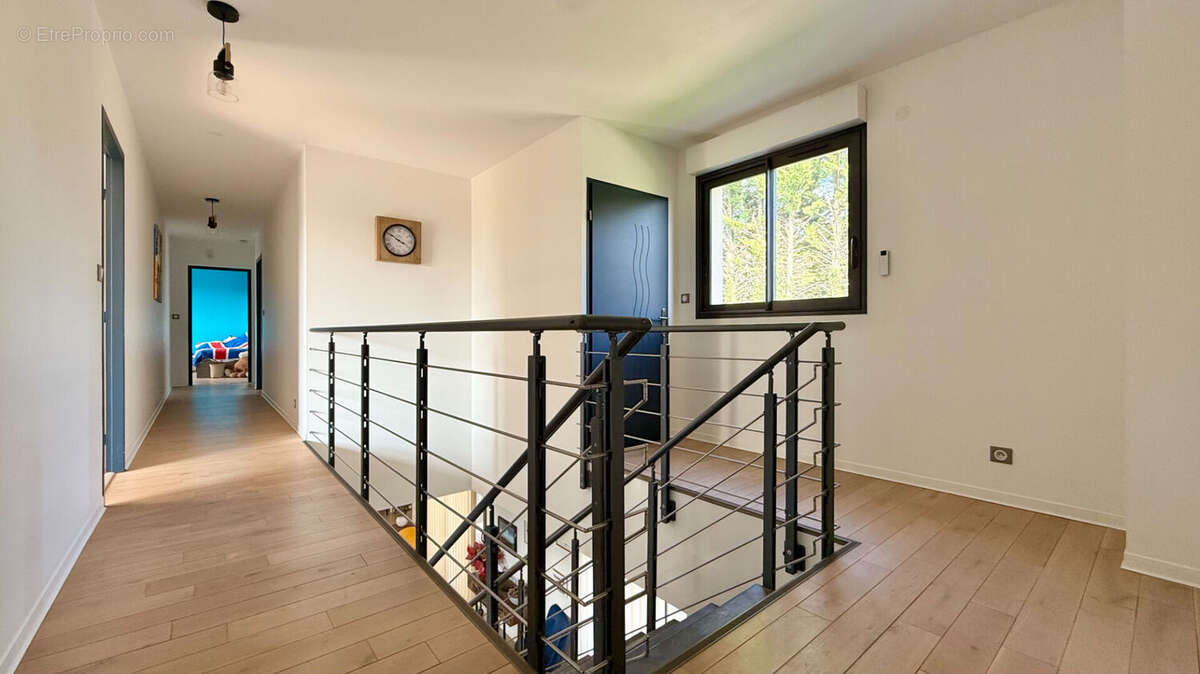 Maison à SAINTRY-SUR-SEINE