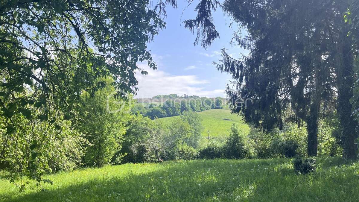 Terrain à HAUTEFORT