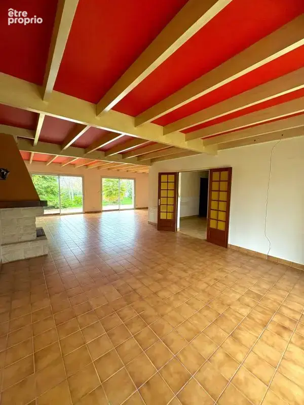 Maison Familiale avec Trois belles chambres et deux garages - photo 10