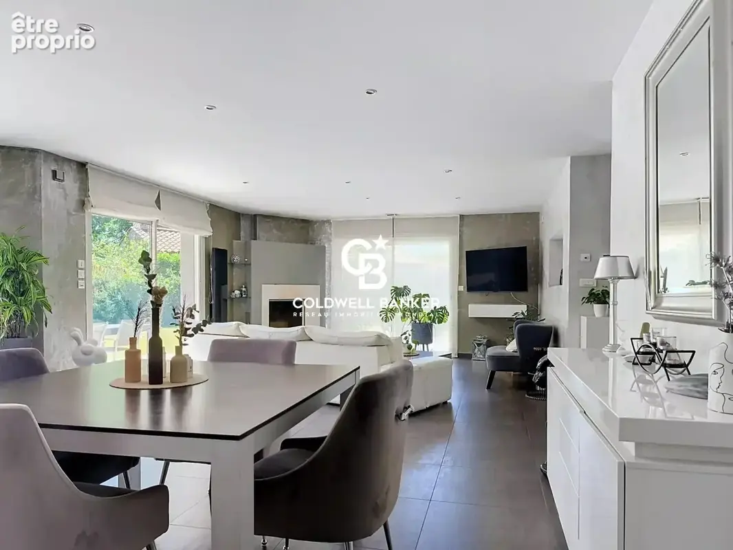 L’Équilibre Contemporain entre Ville et Littoral, Maison avec parc arboré et piscine. - photo 7