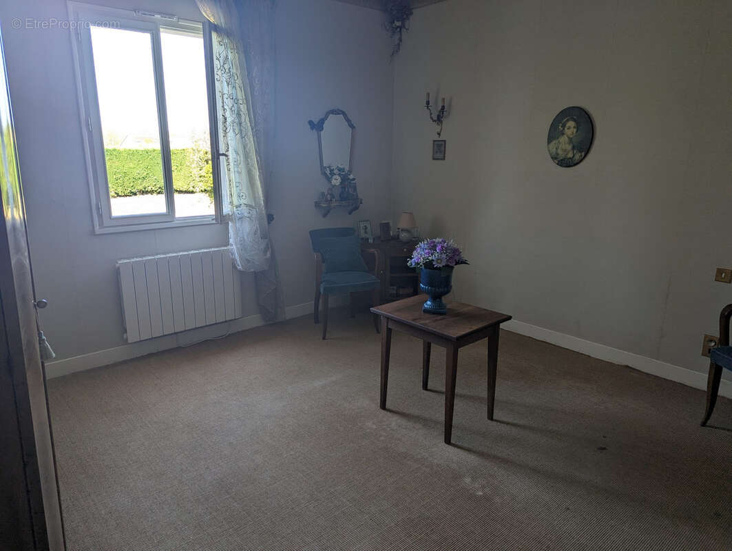 Maison à MONTGIVRAY