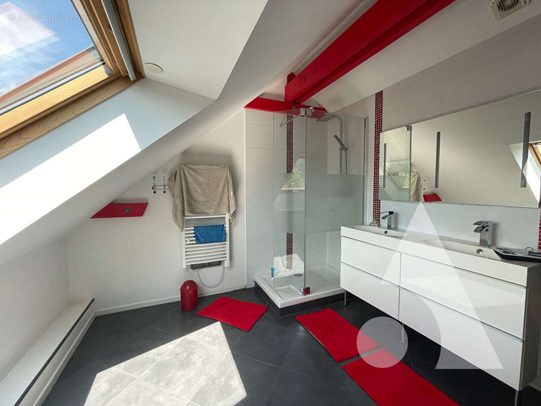 Maison à SAINTE-SAVINE