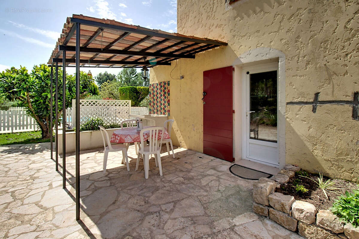 Maison à SAINT-ANTONIN-DU-VAR