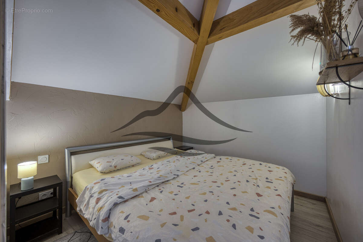Maison à CESSY