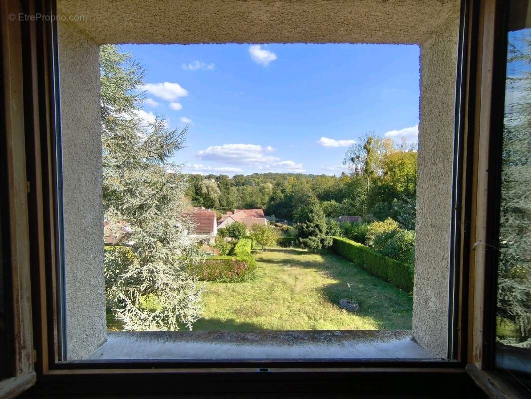 Maison à NESLES-LA-VALLEE