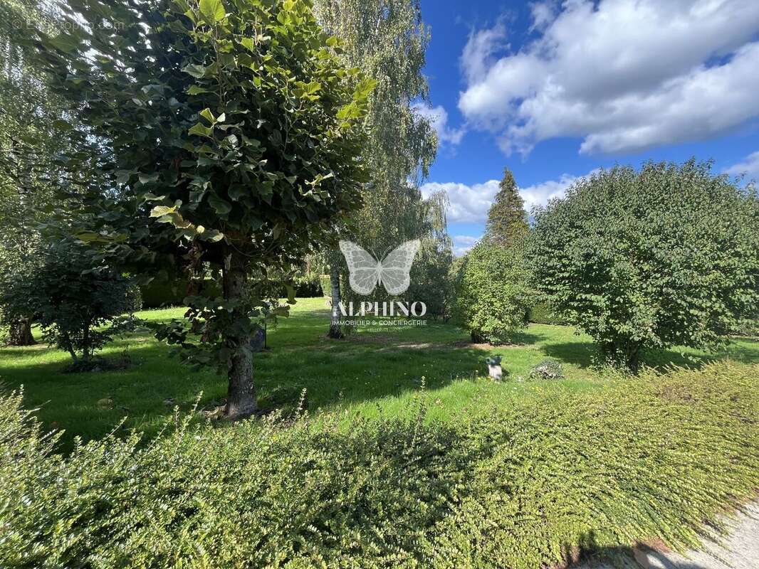 Maison à CHAILLAC-SUR-VIENNE