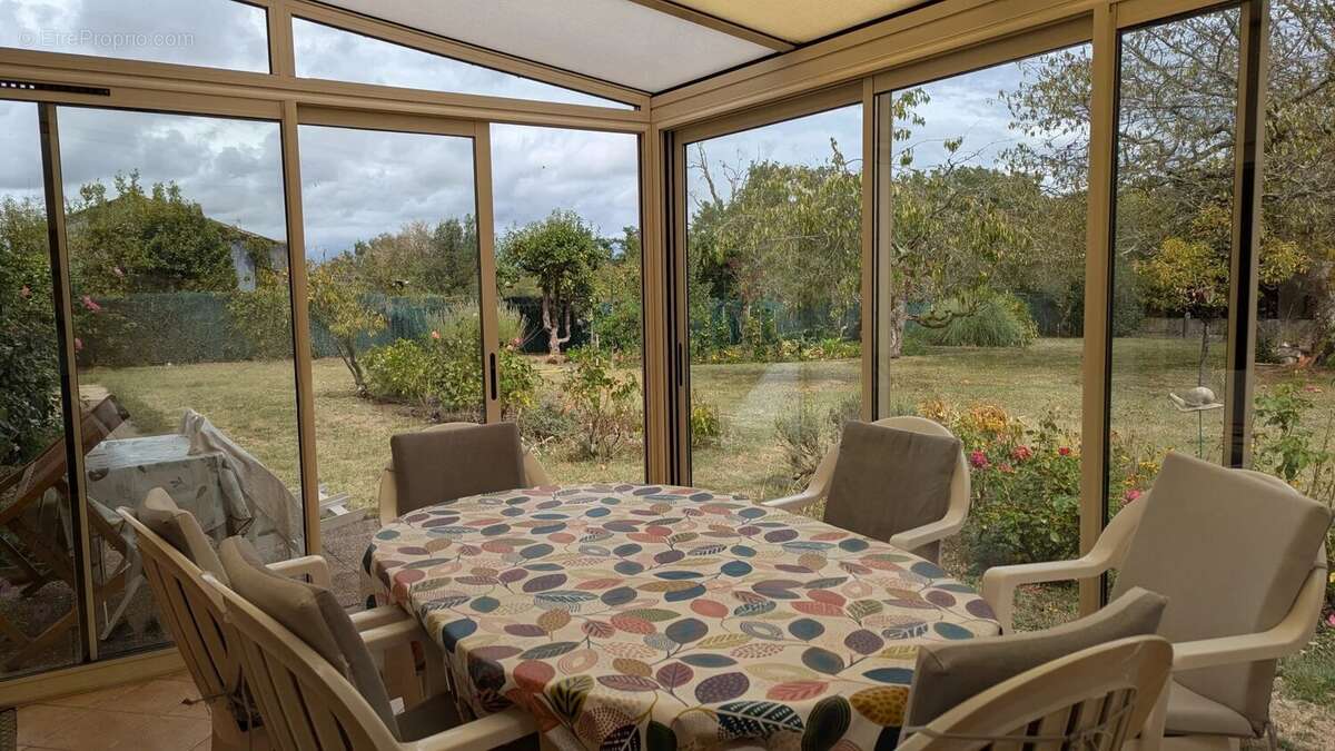Charmante maison de village offrant 4 chambres à Saulgé - photo 2