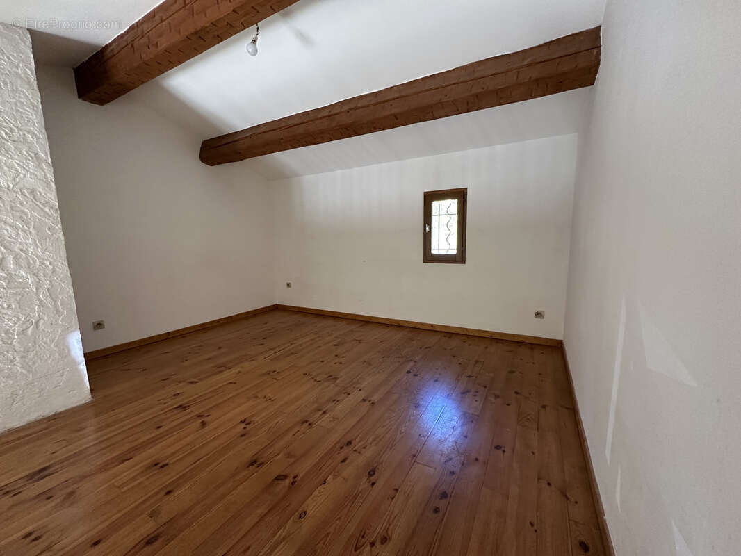 Maison à SOLLIES-TOUCAS