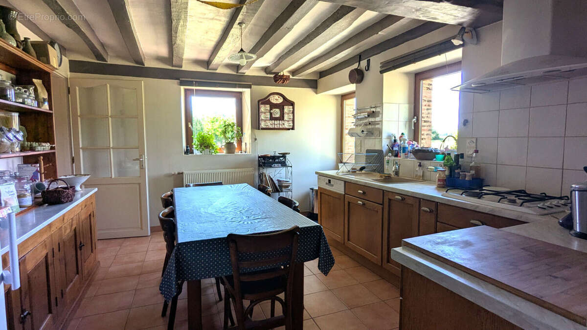 Maison à COSSE-LE-VIVIEN