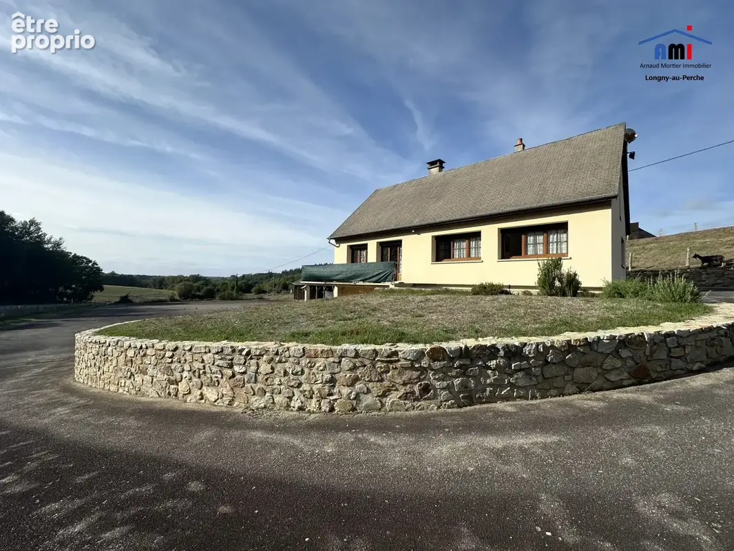 Photo Maison à Longny-Au-Perche au prix de 160 000€