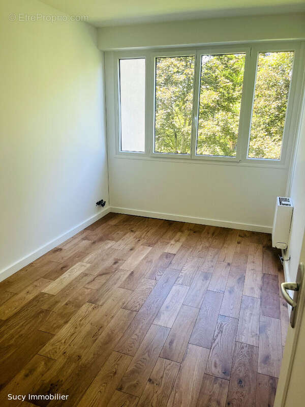 Appartement à CHENNEVIERES-SUR-MARNE