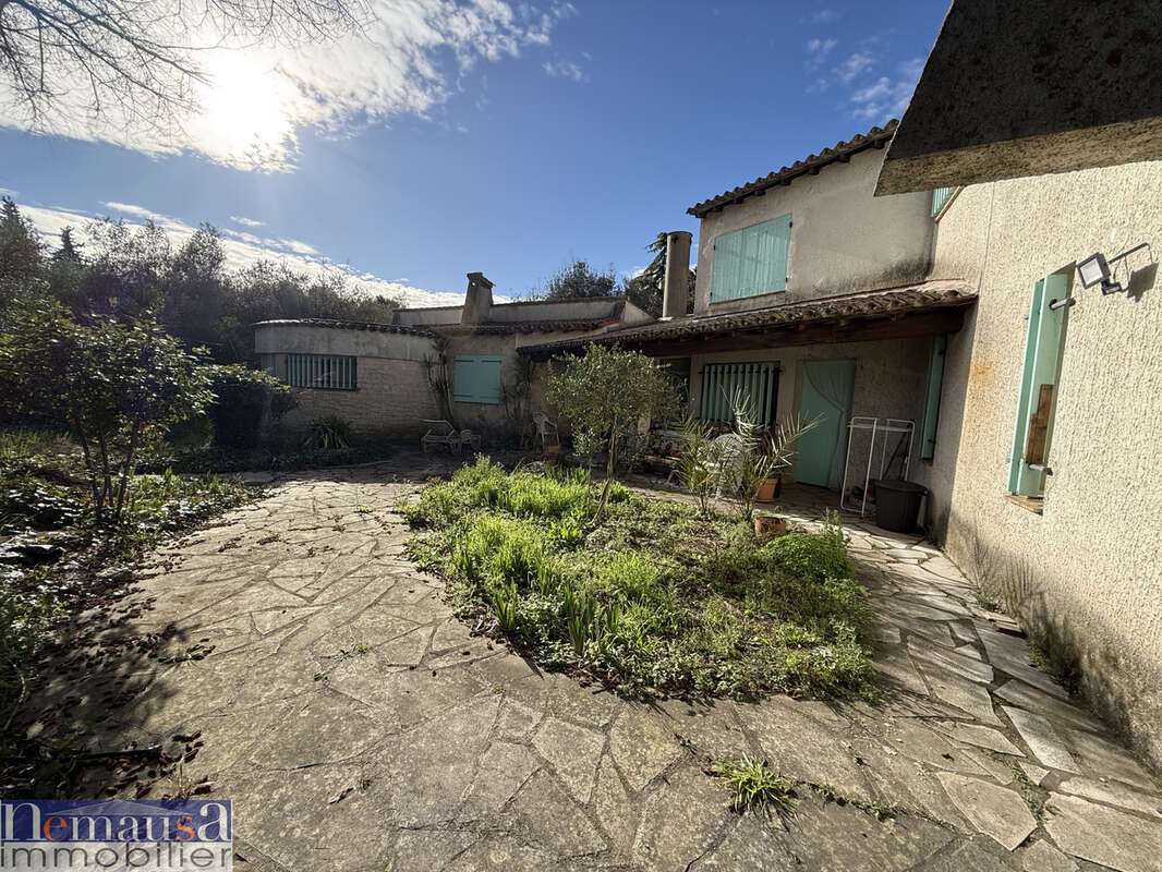 CAISSARGUES - Maison de 220m2 avec grande parcelle - photo 9