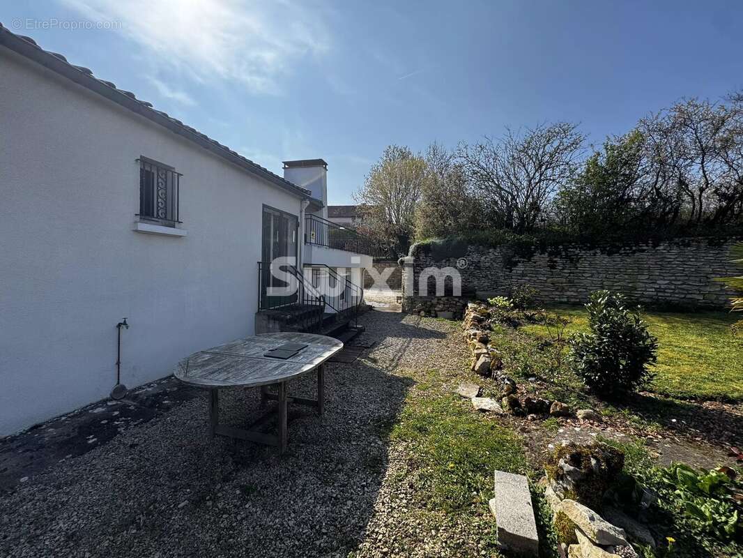 Maison à ASQUINS