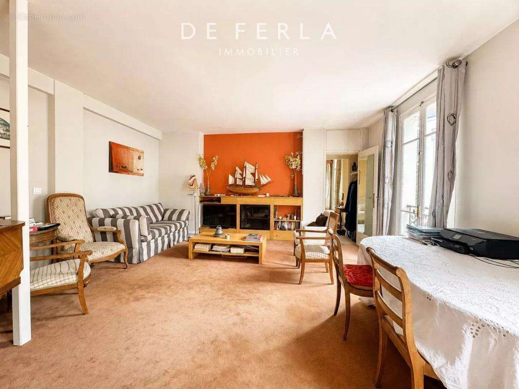 Appartement à PARIS-14E
