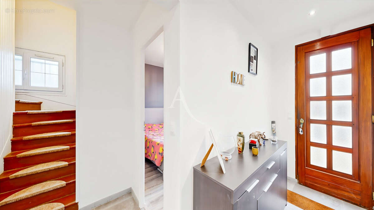Maison familiale  5 chambres Sous-sol total 15 min Pontoise - photo 2