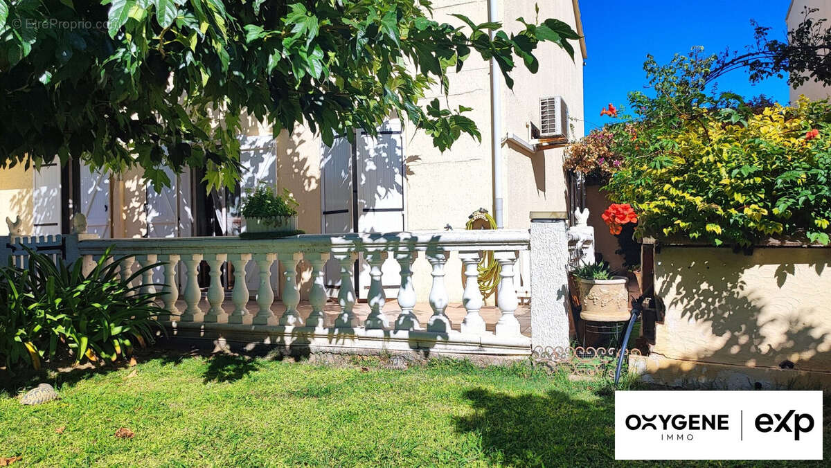 Maison à SAINT-LAURENT-DE-LA-SALANQUE