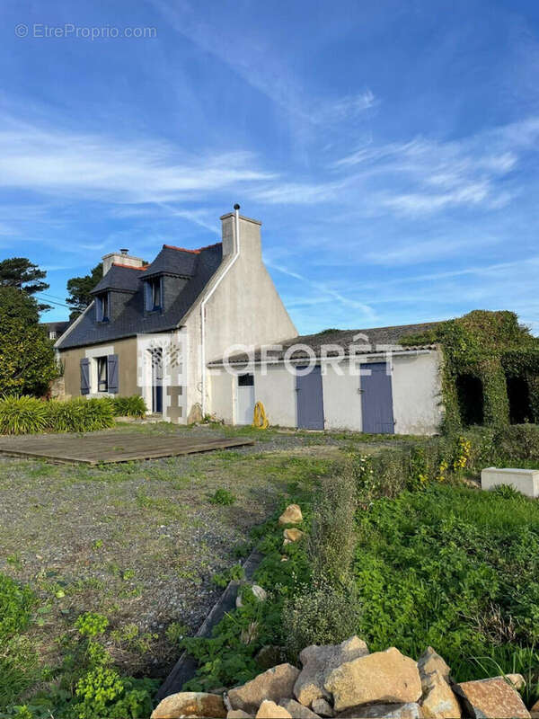 Maison à PLOUGRESCANT