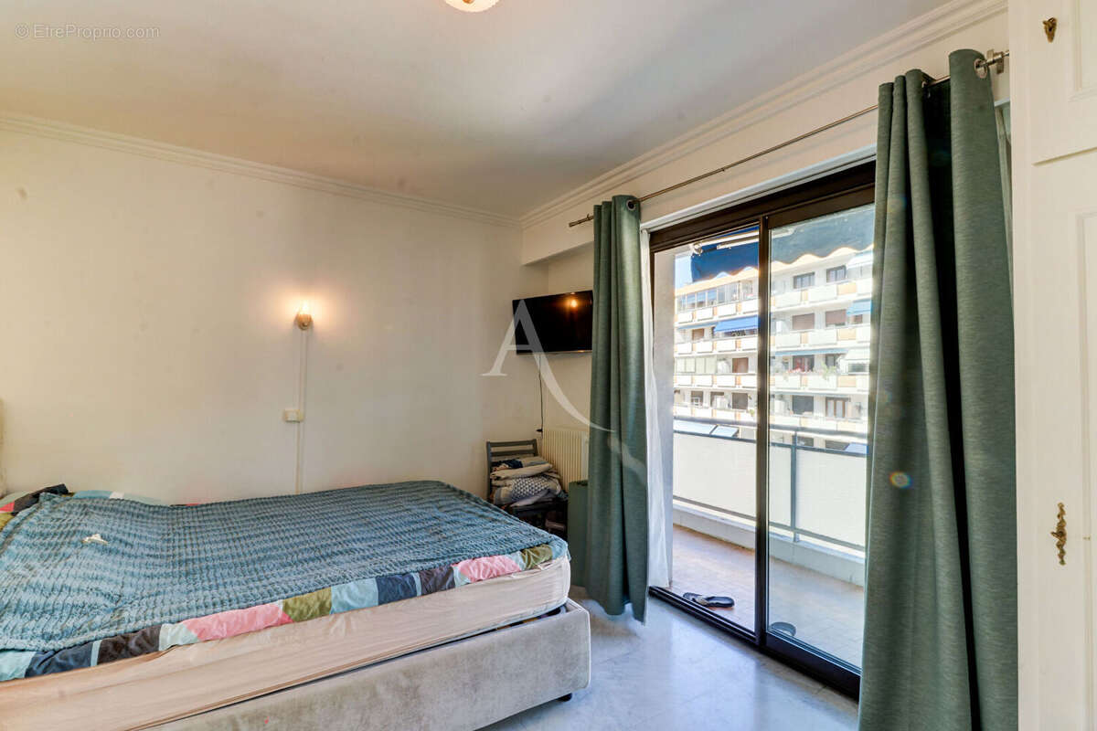 Appartement à MANDELIEU-LA-NAPOULE