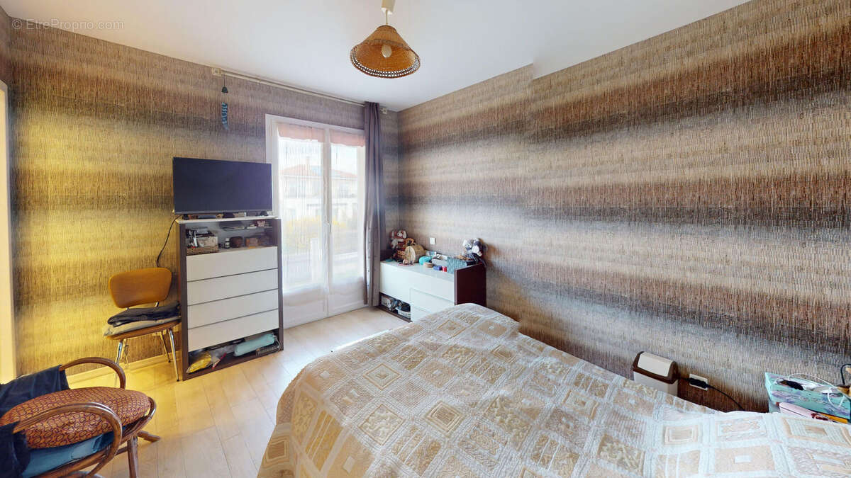 Maison à SAINT-BONNET-PRES-RIOM