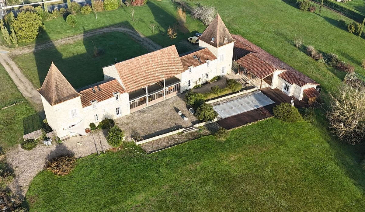 Maison à LACEPEDE