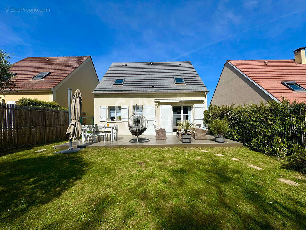 Maison à FLEURY-MEROGIS