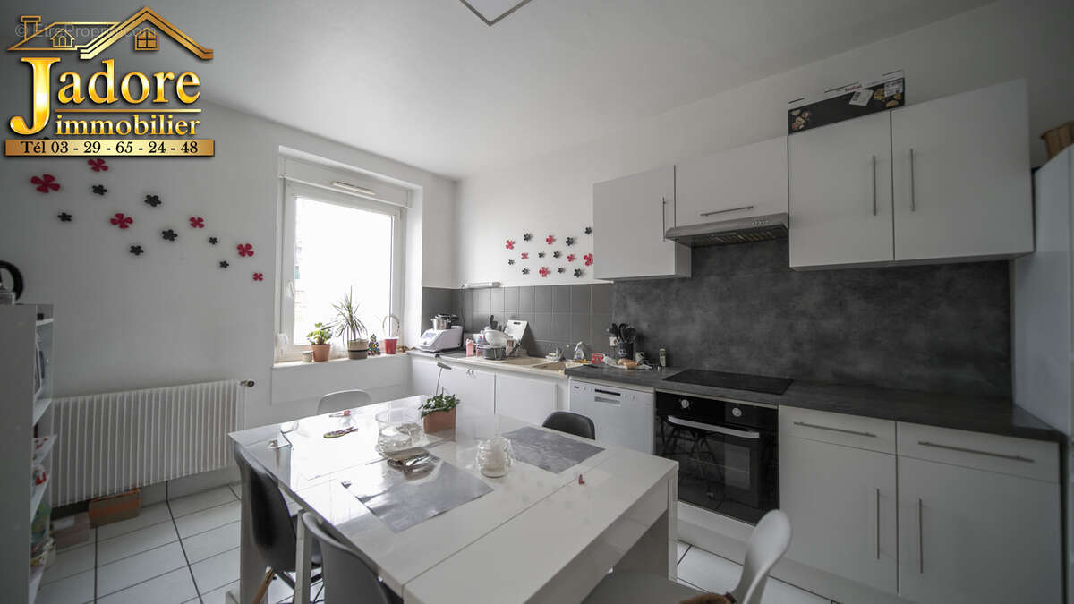 Immeuble+ maison + garage - photo 3