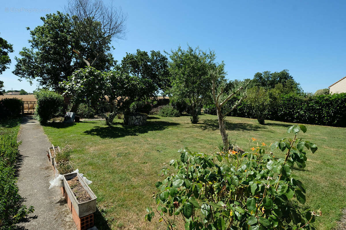 Maison familiale de 123 m² au sol sur 1 278 m² de terrain - photo 36